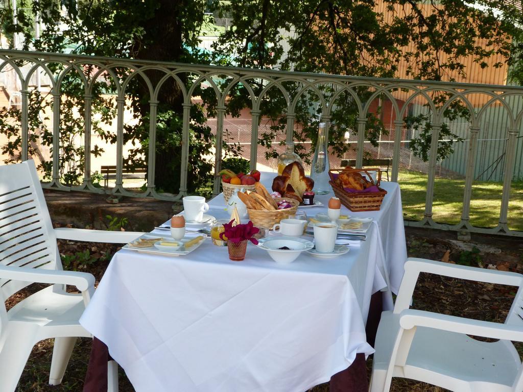 Logis Hotel Restaurant La Tour De Ciron Carmaux エクステリア 写真